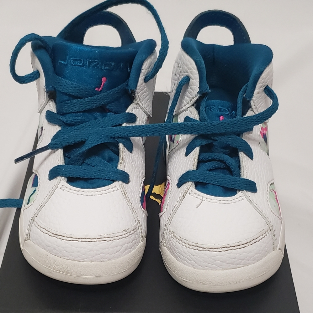 Girl shoes